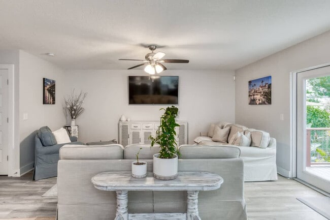 Photo - 109 Arpieka Ave Unit SI ID1578457P