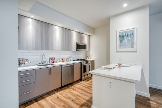 Photo - Mayfair Station