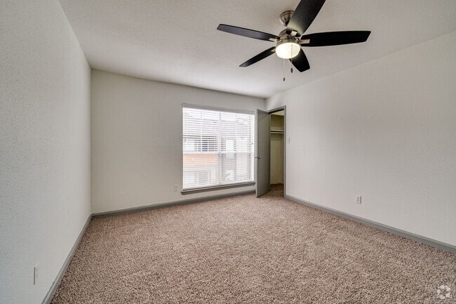 1BR, 1BA - 810SF - 3000 @ Med Center