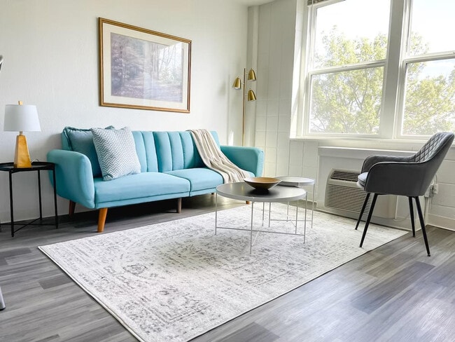 Building Photo - 2515 Burnet Ave Unit ID1036865P