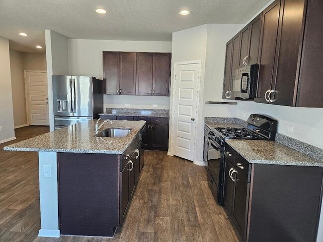 Photo - 162 Hayloft Ln