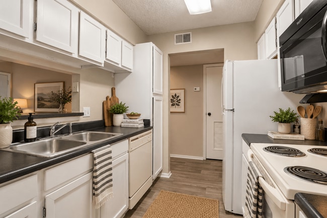 Photo - The Waterford Apartment Homes