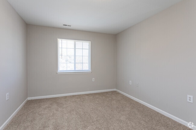 2BR, 1.5BA - 932 SF - Purcellville Pointe Apartments