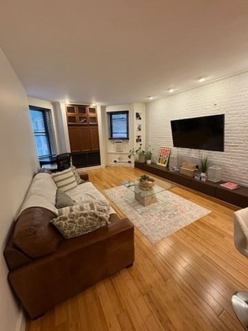 Building Photo - 228 Commonwealth Ave Unit 2