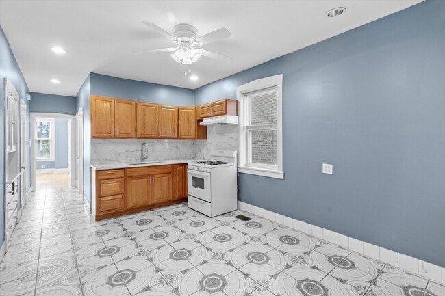 Photo - 2246 N Leamington Ave Unit 1