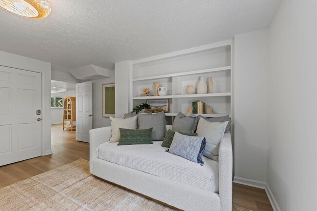 Building Photo - 169 Pompano St Unit SI ID1447114P