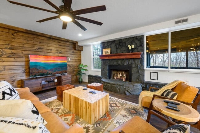 Photo - 578 Mountain Dr Unit SI ID1023058P