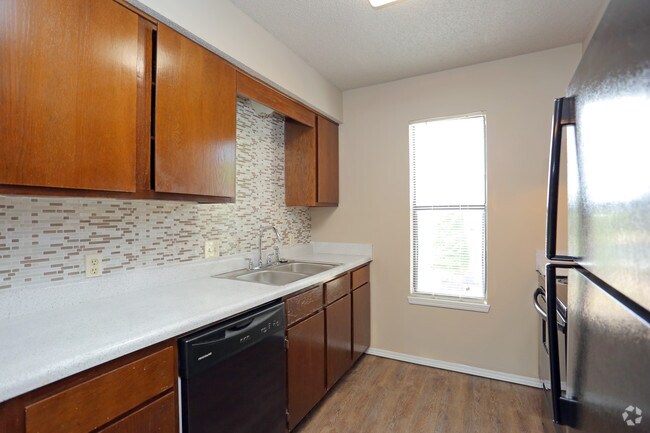 2bd Flat Kitchen - Reflections at Stillwater