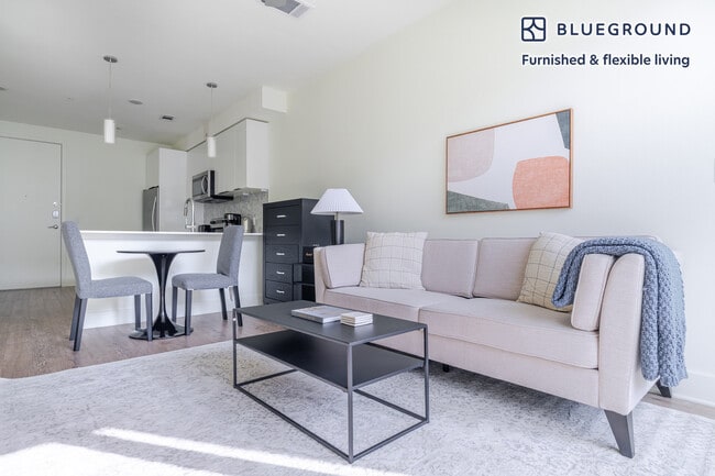 Photo - 1301 W Koenig Ln Unit FL3-ID317