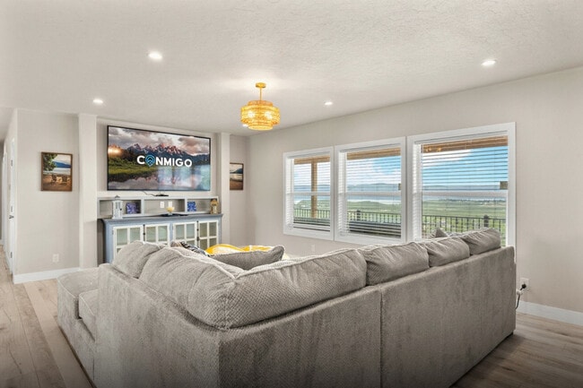 Photo - 421 Bluegrass Way Unit SI ID1249900P