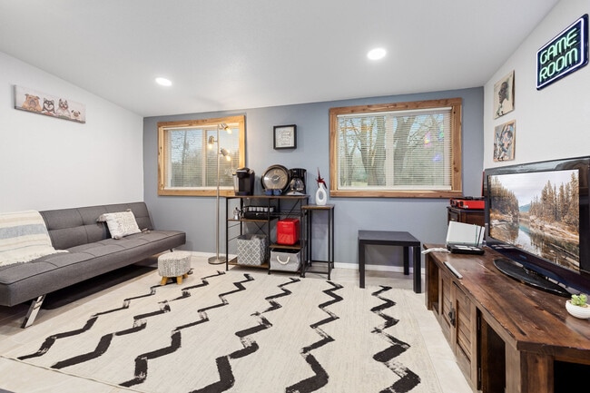 Photo - 1701 E Old Prairie Creek Rd Unit ID1221922P