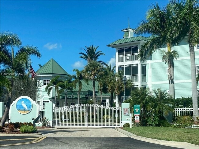 Building Photo - 5119 Melbourne St Unit C304