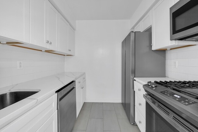 Photo - 155 W 70th St Unit 11C