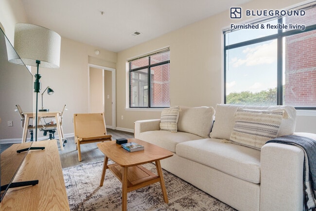 Building Photo - 305 10th Street South Unit FL3-ID1115