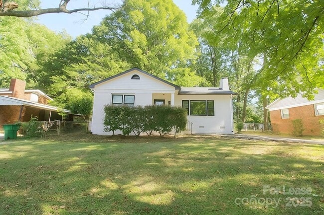 Building Photo - 3517 Carlyle Dr