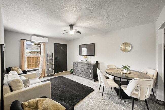 Photo - 3705 Bremond St