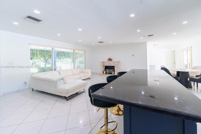 Photo - 2011 N 43rd Ave