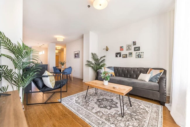 Building Photo - 401 Cherry St Unit ID1261676P