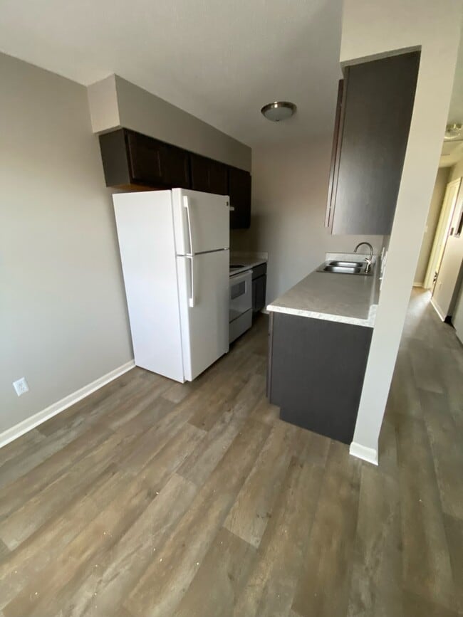 Photo - Turnberry Square Apartments