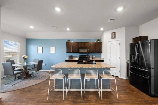 Photo - 15108 Siberian Elm Ln
