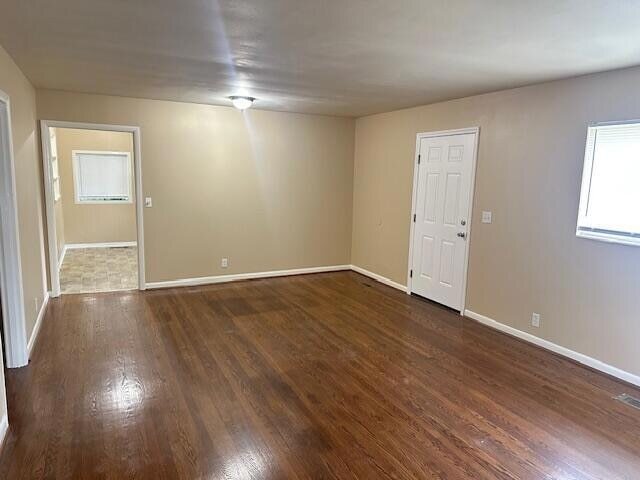 Photo - 620 Willow St NW