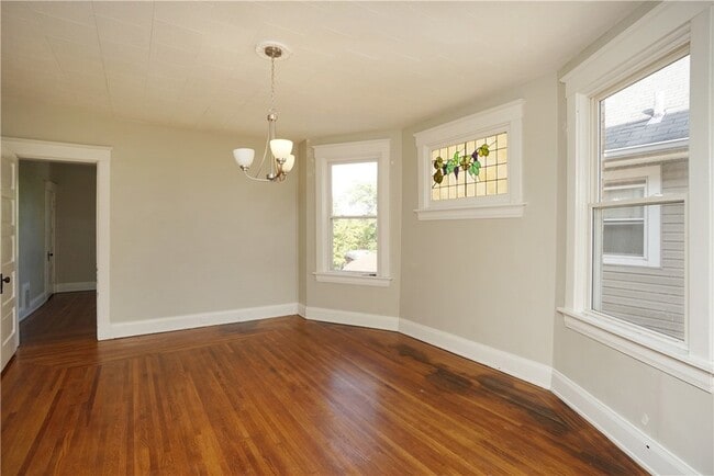 Photo - 2434 Kenilworth Ave Unit 2