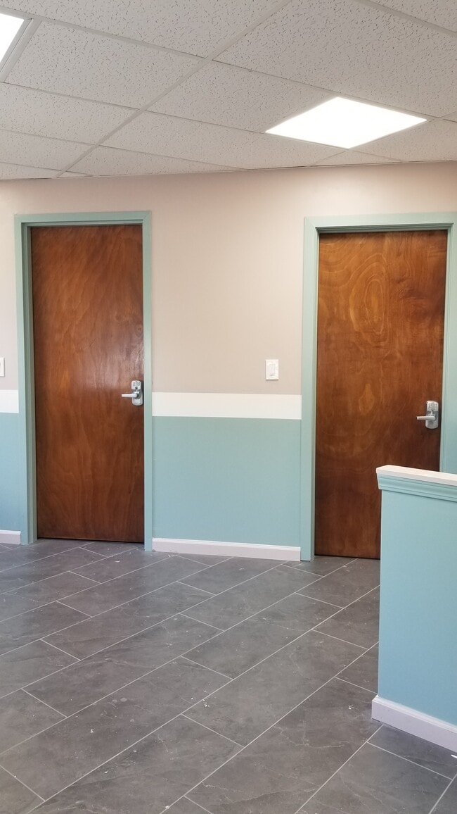 Bathrooms with lock - 620 Dillingham Blvd Apartments