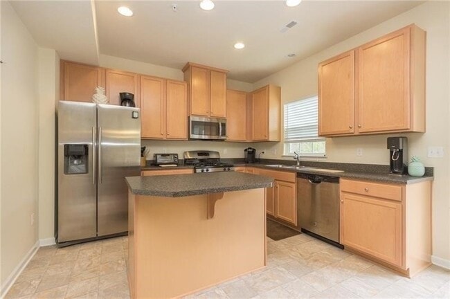 Photo - 627 Edison Dr
