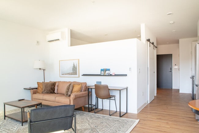 Photo - 1237 N Van Buren St Unit ID1379020P