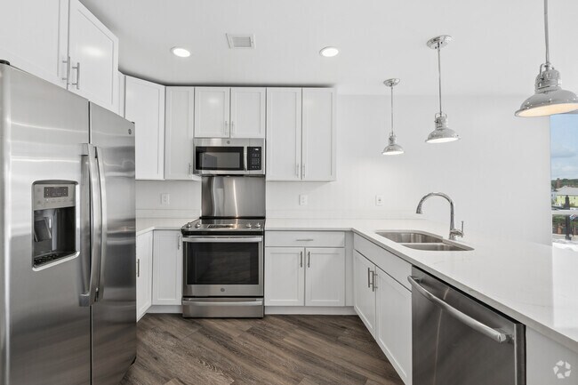 2BR, 2BA - 1,114SF - Kitchen - 231 Washington Residences