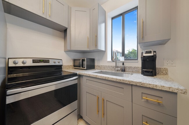 Photo - 2110 SW 16th St Unit SI ID1388877P
