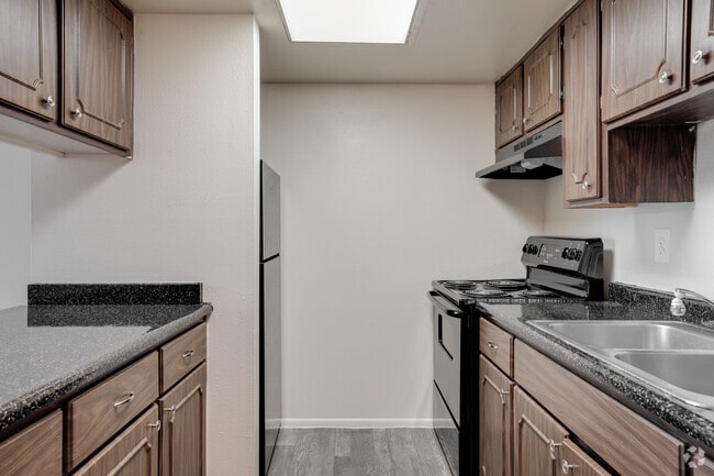 Interior Photo - Aspen Court