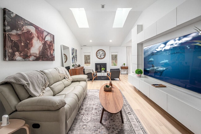 Photo - 405 Reynolds Ave Unit ID1300723P