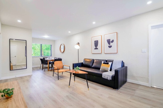 Building Photo - 700 SW 11th Ave Unit FL1-ID1230855P