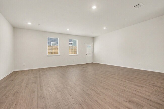 Photo - 125 Arbor Dr