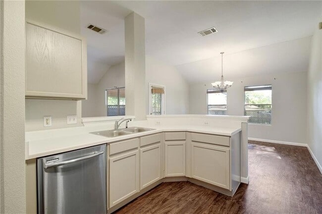 Photo - 7509 Spivey Dr