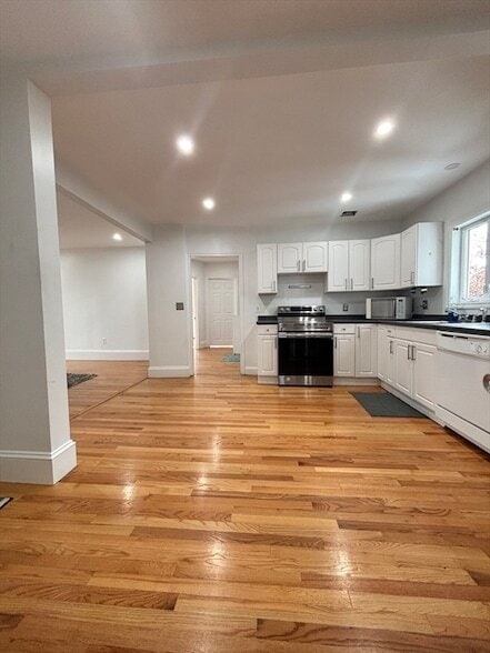 Photo - 554 Main St Unit 2