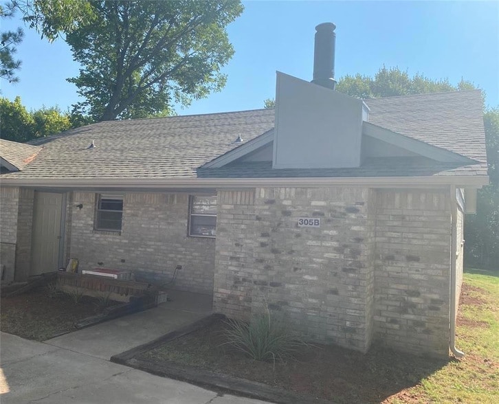 Photo - 305 S 5th St