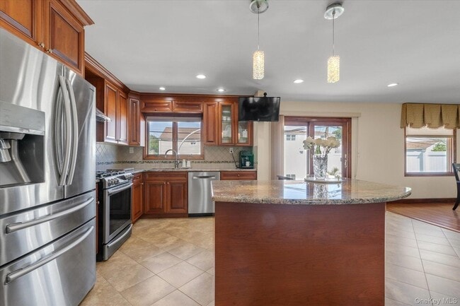 Photo - 2 Benmor Ct