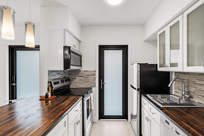 Photo - 1634 SW 4th Ave Unit ID1049791P