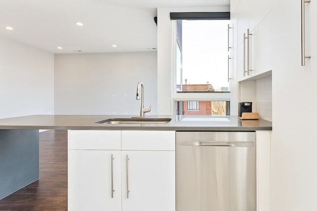 Photo - 3301 N Sheffield Ave Unit 501