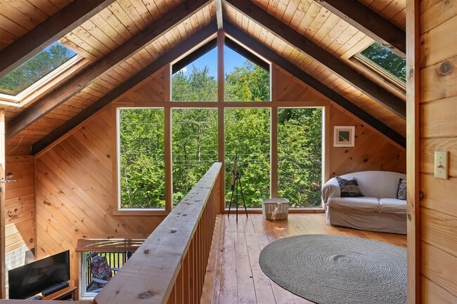 Building Photo - 19 N Beach Rd Unit ID1255688P