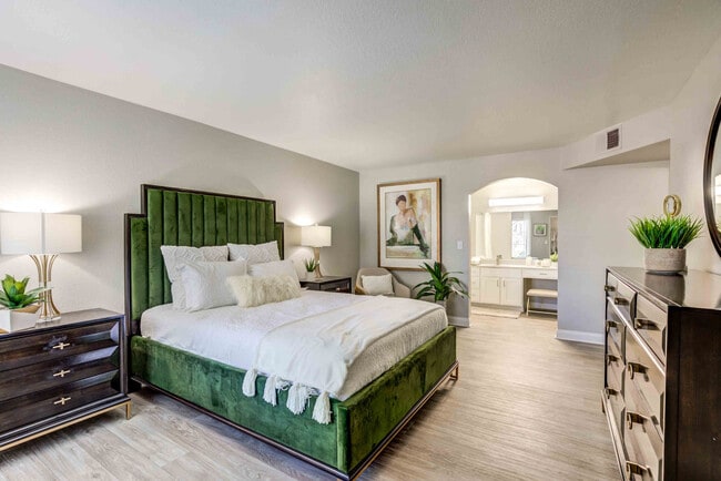 Photo - Vintage Pointe