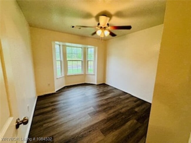 Photo - 1813 Green Meadow Dr