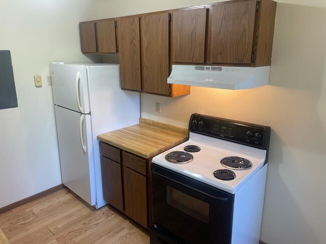 Photo - 914-16 N Oak St