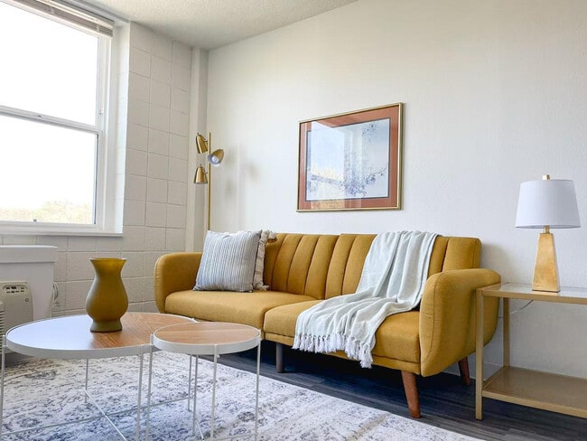 Building Photo - 2515 Burnet Ave Unit ID1036750P