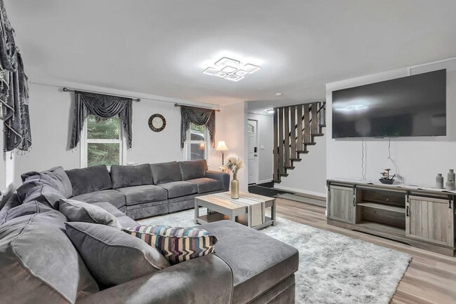 Photo - 751 US-9W Unit ID1056679P