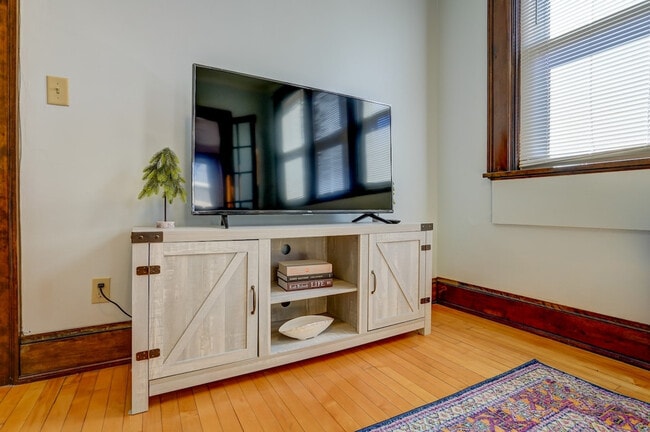 Photo - 1253 Williamson St Unit ID1419546P