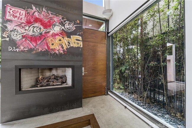 Photo - 419 Venice Way