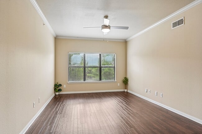Photo - Skyview West Apartments
